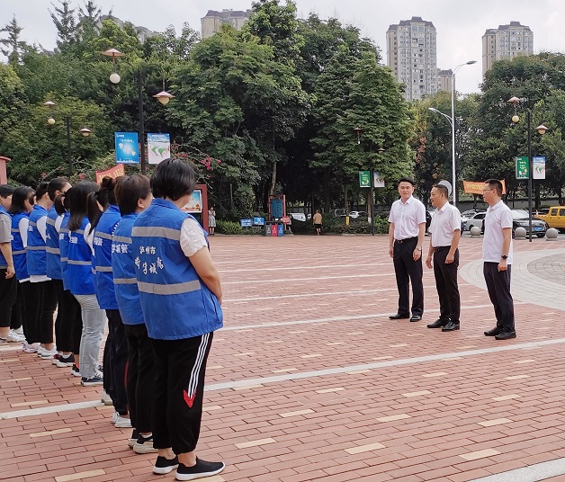 夏日送清凉  关怀沁人心